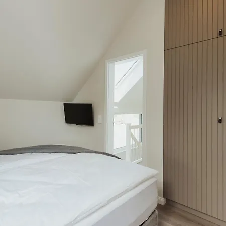 Ferienhaus Neu Rügen Resørt Großzügige, Gemütliche Doppelhaushälfte Sven Mit Terrasse Sagard